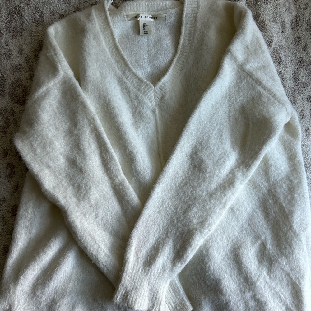 Max Studio Soft Cream V-Neck Sweater